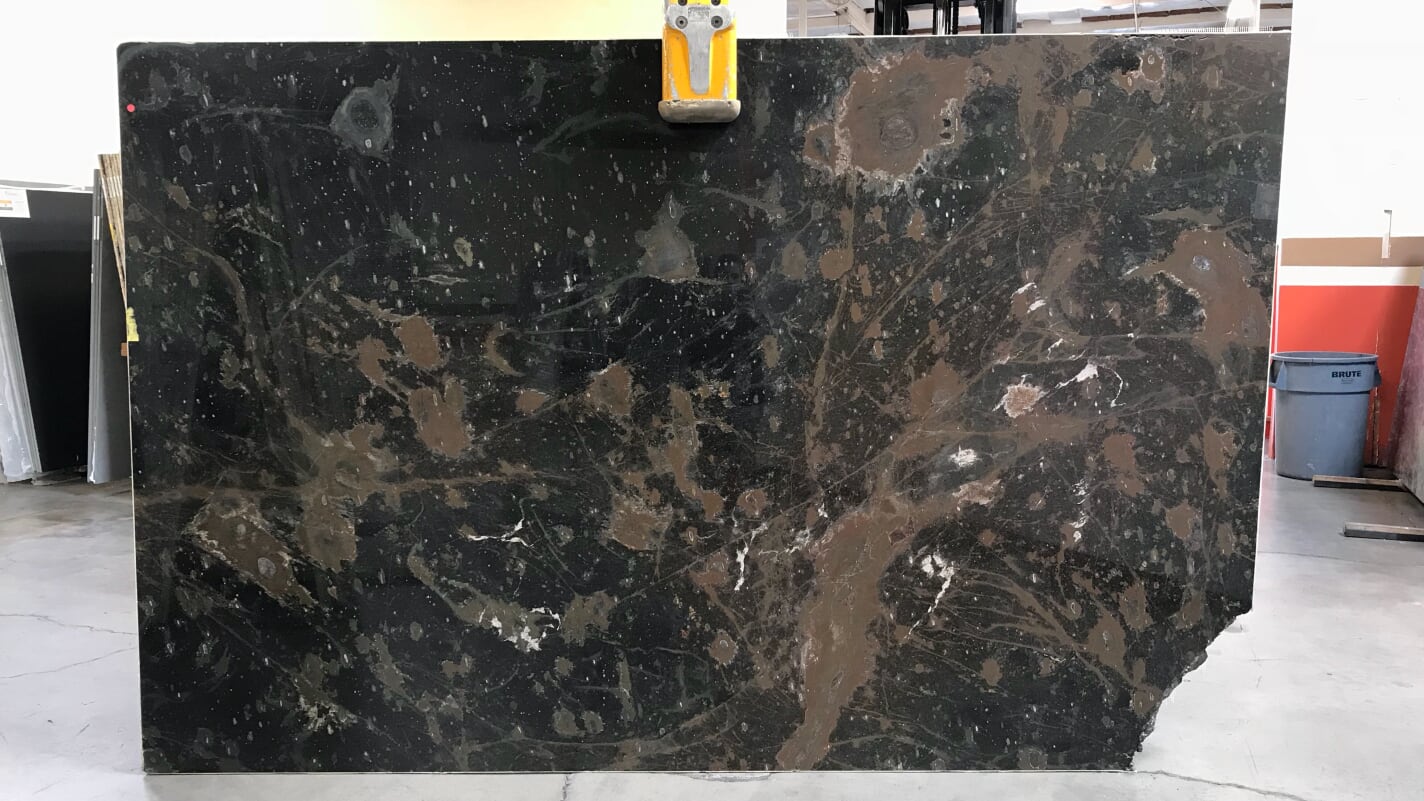 SlabAndromeda120x78PolGranite4873_WP